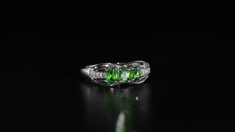 Chrome Diopside 3 Stone Ring in Platinum Over Sterling Silver (Size 5.0) 0.70 ctw