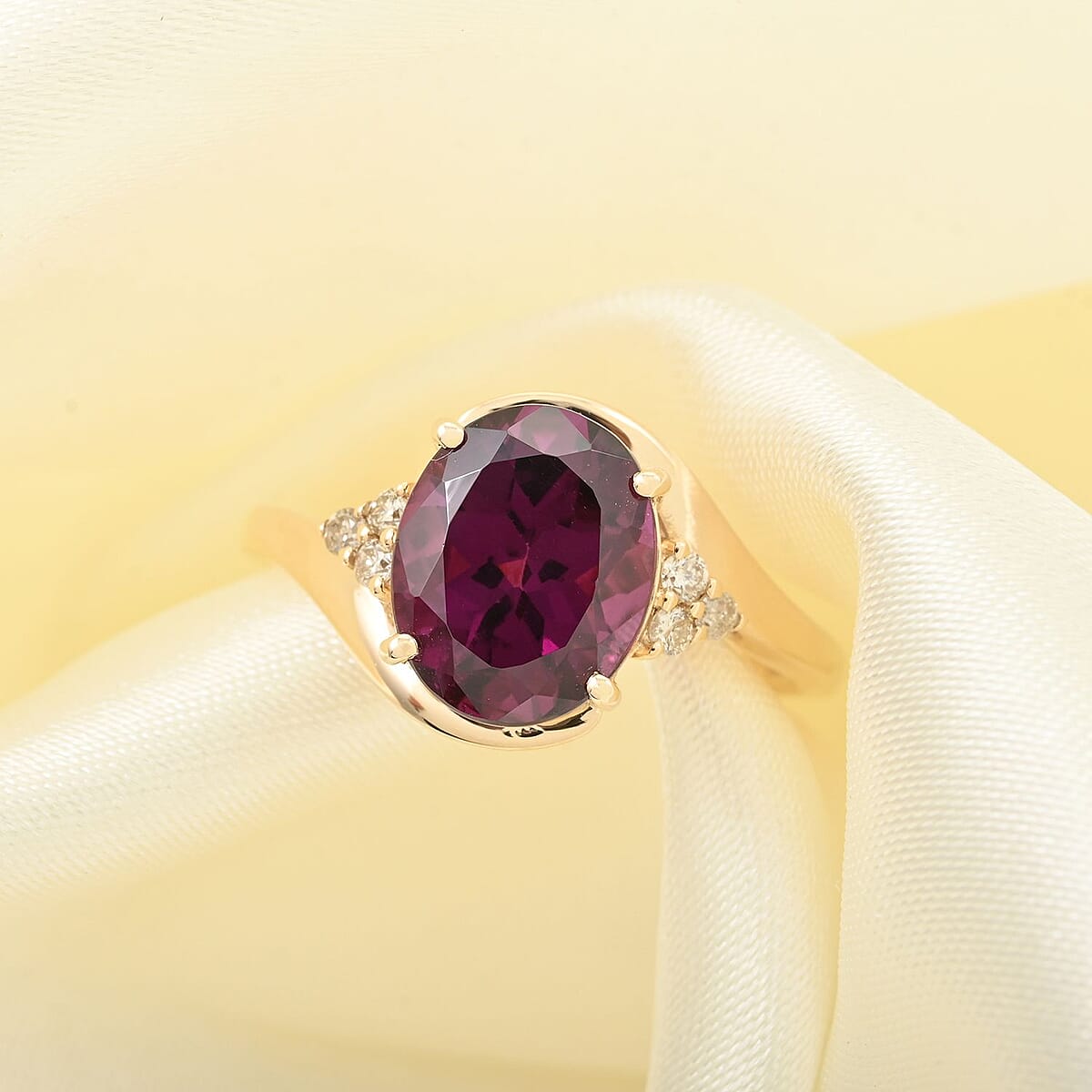 Certified & Appraised Luxoro 10K Yellow Gold AAA Radiant Ember Garnet and I2 Diamond Ring (Size 7.0) 3.35 ctw image number 1