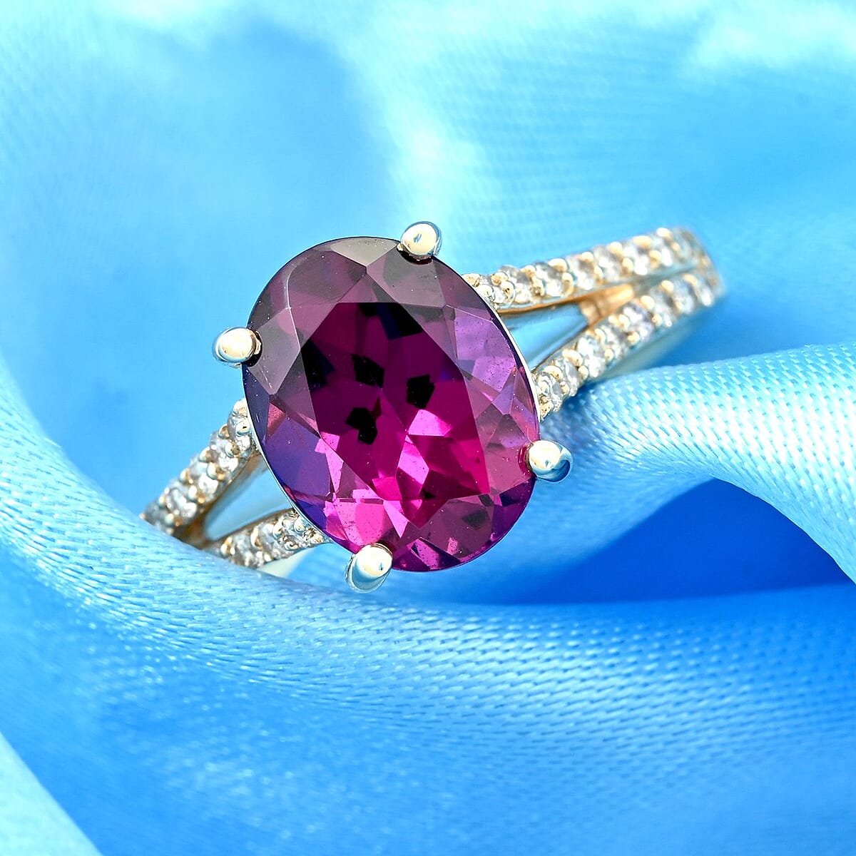 Certified & Appraised Luxoro 10K Yellow Gold AAA Radiant Ember Garnet and I2 Diamond Ring (Size 6.5) 2.50 ctw image number 1