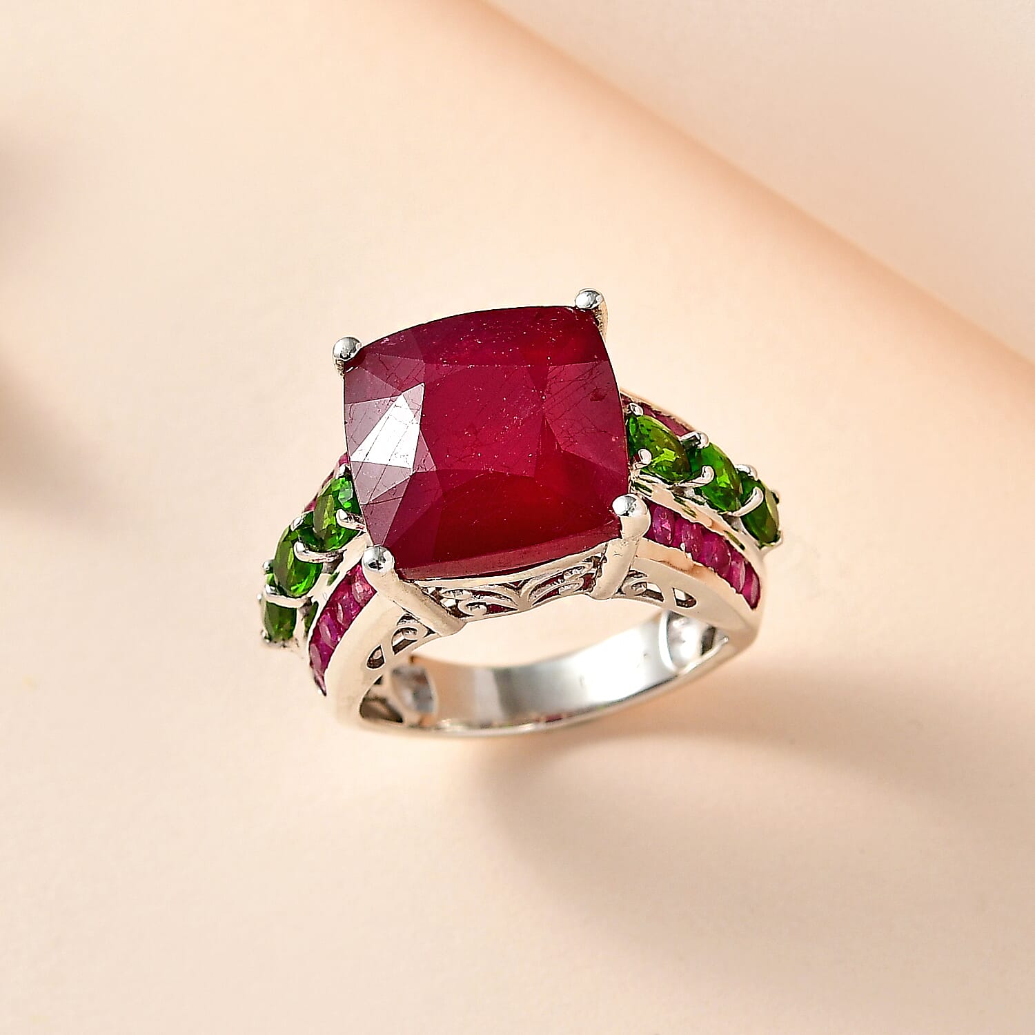Niassa Ruby (FF) and Chrome Diopside Ring in Platinum Over Sterling Silver (Size 10.0) 16.25 ctw