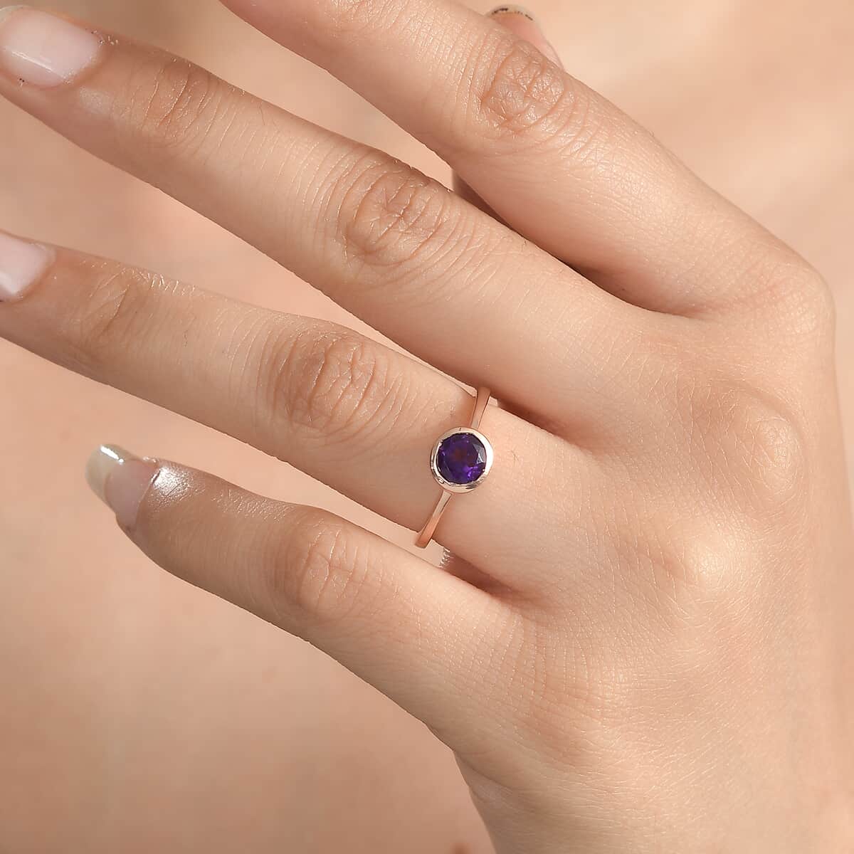African Amethyst Solitaire Ring in Vermeil Rose Gold Over Sterling Silver (Size 6.0) 0.75 ctw image number 2