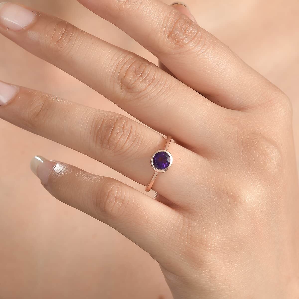 African Amethyst Solitaire Ring in Vermeil Rose Gold Over Sterling Silver (Size 8.0) 0.75 ctw image number 2