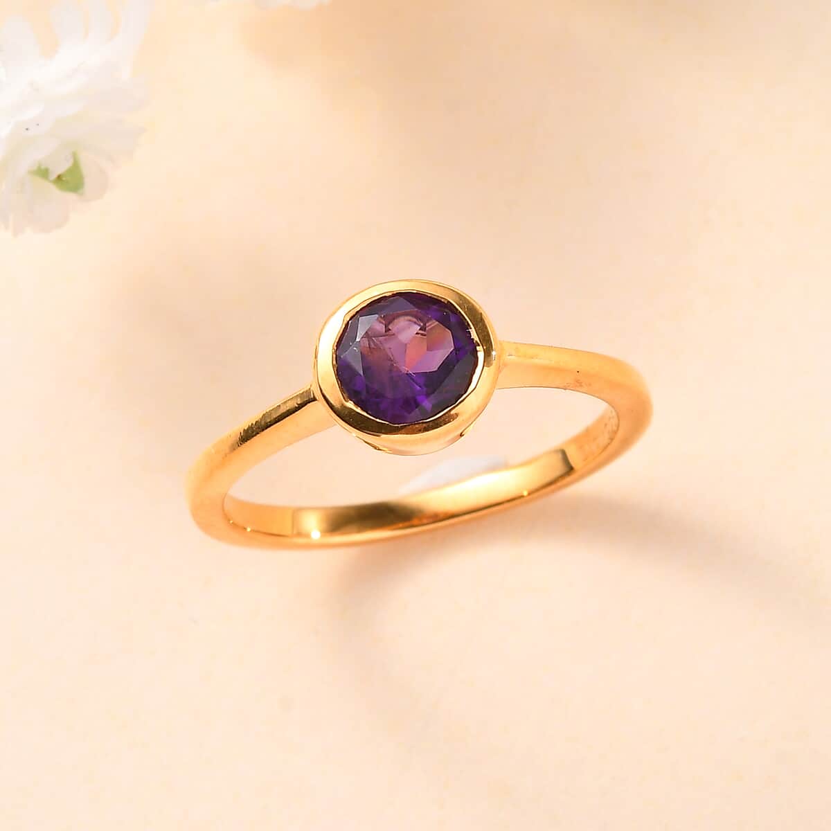 African Amethyst Solitaire Ring in Vermeil Yellow Gold Over Sterling Silver (Size 7.0) 0.75 ctw image number 1