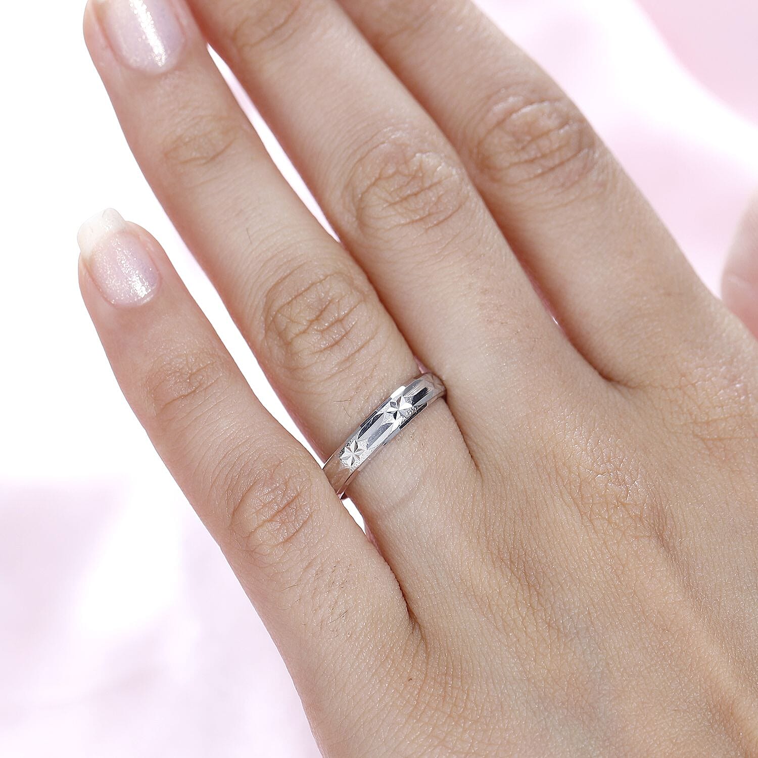 Platinum Over Sterling Silver Band Ring (Size 6.0) (1.85 g)
