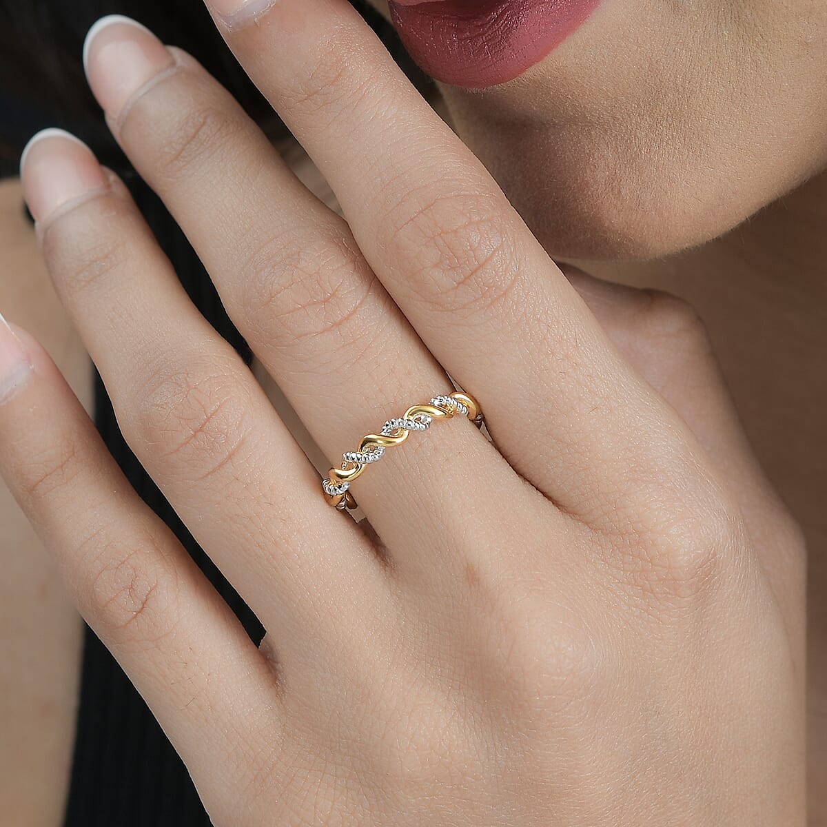 14K YG Over and Sterling Silver Twisted Ring (Size 8.0) 2.30 Grams image number 2