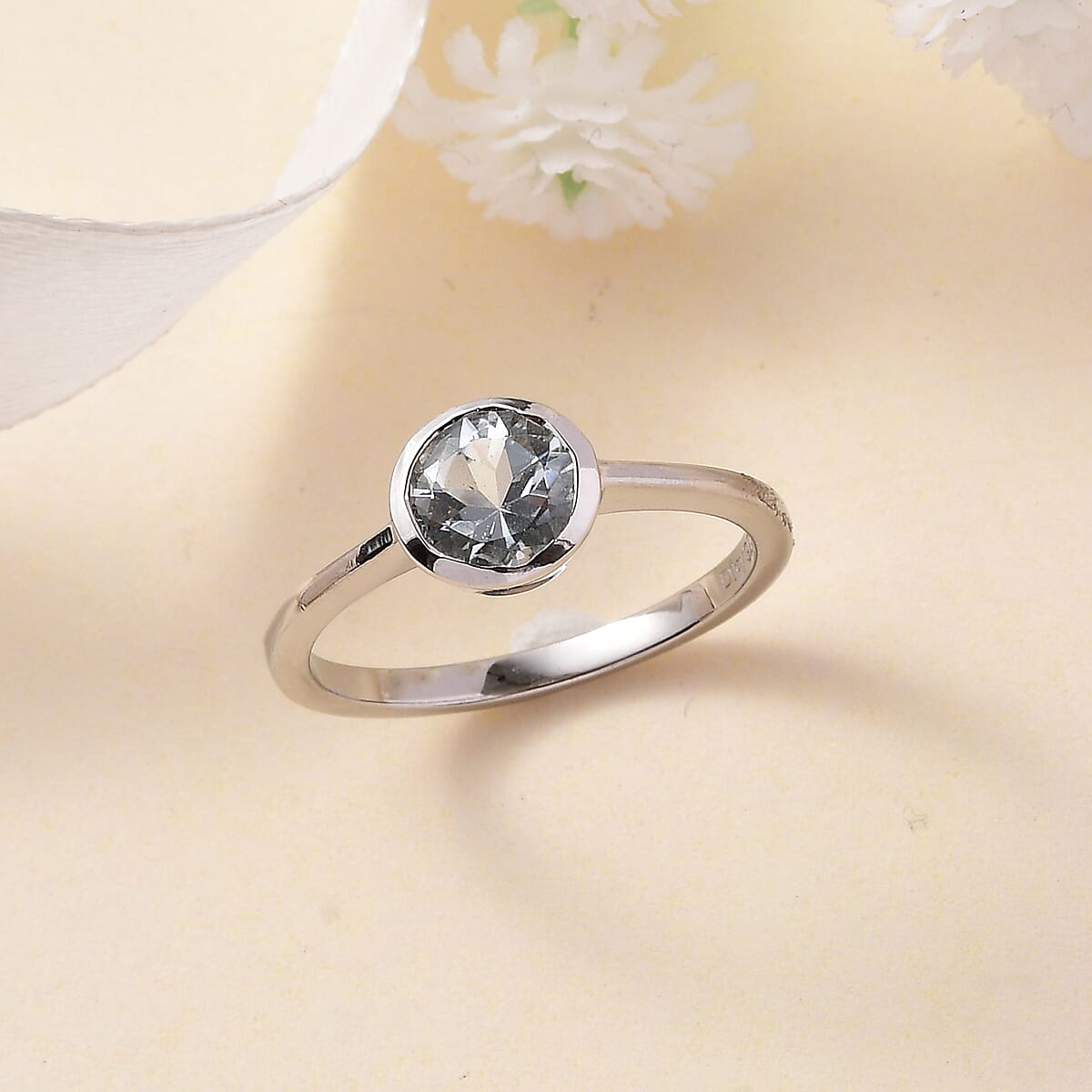 Mangoro Aquamarine 0.75 ctw Solitaire Ring in Platinum Over Sterling Silver (Size 7.0) image number 1