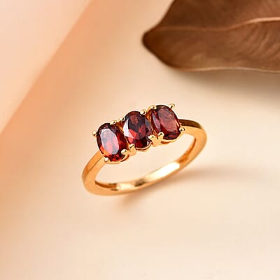 Mozambique Garnet 3 Stone Ring in Vermeil Yellow Gold Over Sterling Silver (Size 5.0) 1.70 ctw