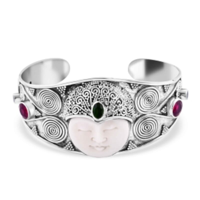 Carved Bone and Chrome Diopside 8.35 ctw Bangle Bracelet in Sterling Silver (7 In) (35.5 g)