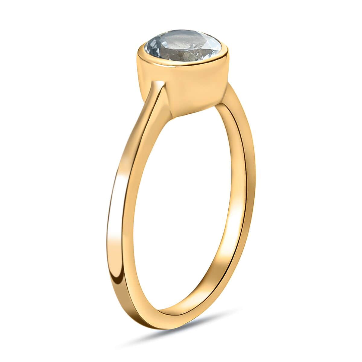 White Topaz Solitaire Ring in Vermeil Yellow Gold Over Sterling Silver (Size 6.0) 1.10 ctw image number 3