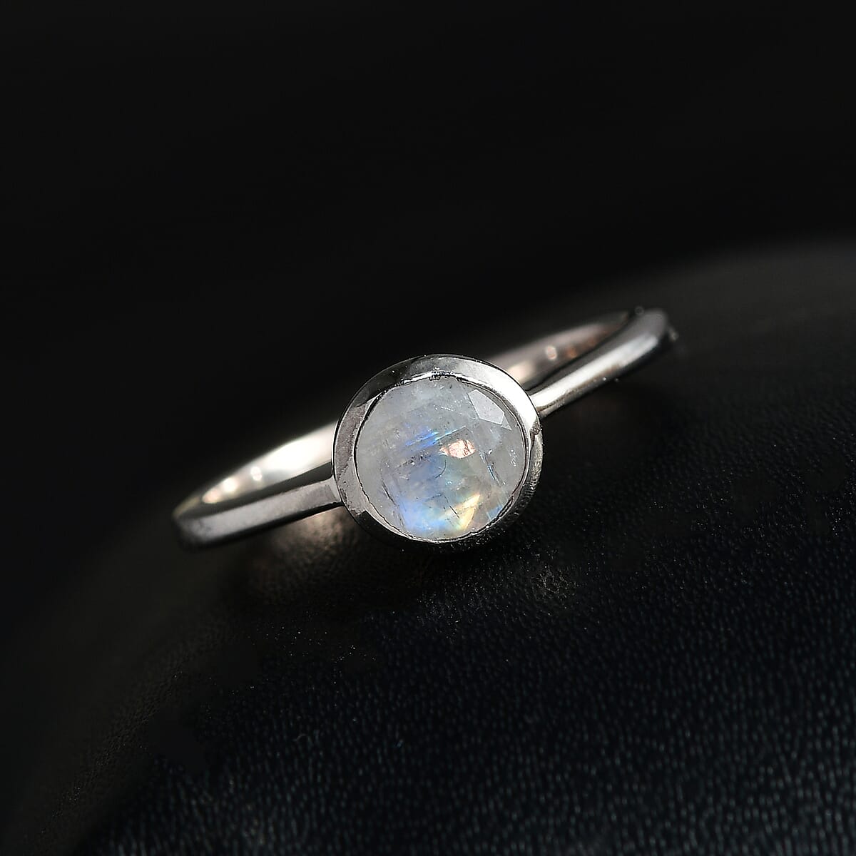 Rainbow Moonstone 0.85 ctw Ring in Platinum Over Sterling Silver (Size 8.0)  image number 2