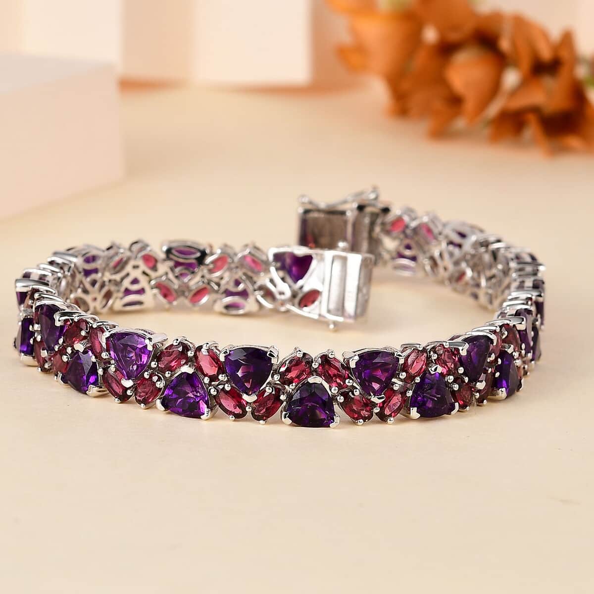 Premium Moroccan Amethyst and Orissa Rhodolite Garnet Bracelet in Platinum Over Sterling Silver (8.00 In) 33.90 ctw image number 1