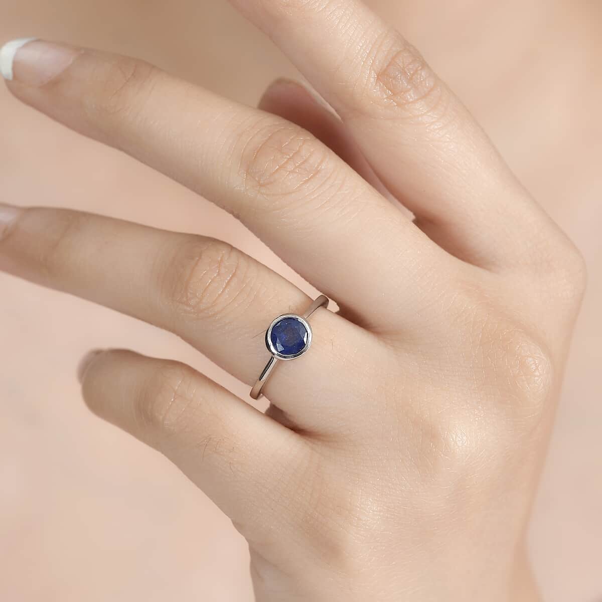 Masoala Sapphire (D) Solitaire Ring in Platinum Over Sterling Silver (Size 7.0) 1.30 ctw image number 2