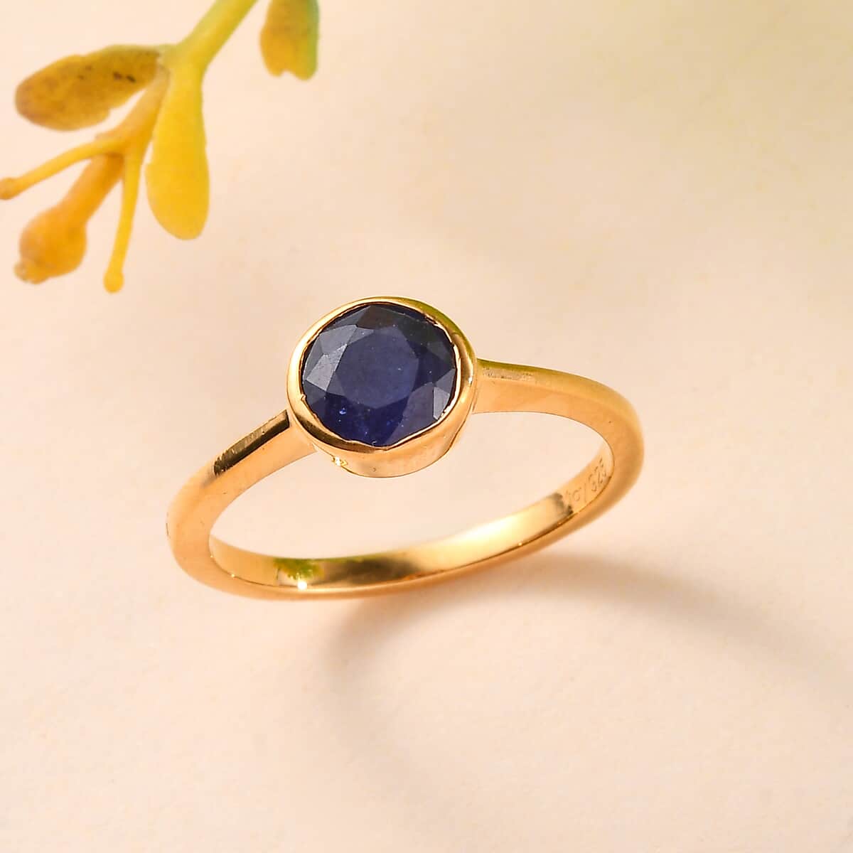 Masoala Sapphire (D) Solitaire Ring in Vermeil Yellow Gold Over Sterling Silver (Size 6.0) 1.30 ctw image number 1