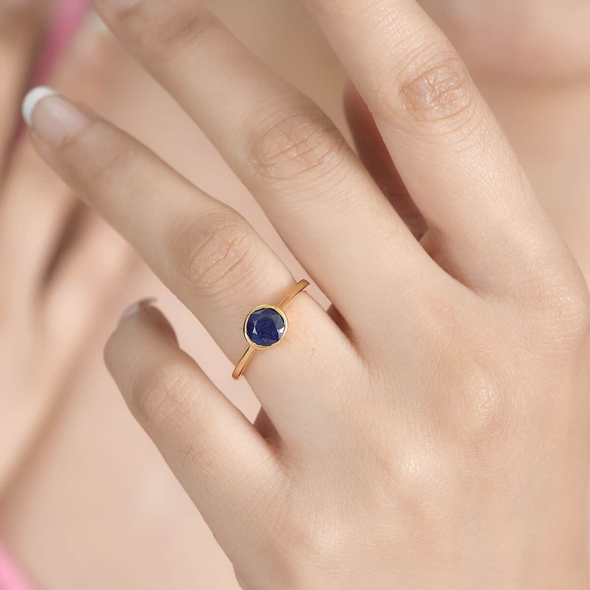 Masoala Sapphire (D) Solitaire Ring in Vermeil Yellow Gold Over Sterling Silver (Size 7.0) 1.30 ctw image number 2
