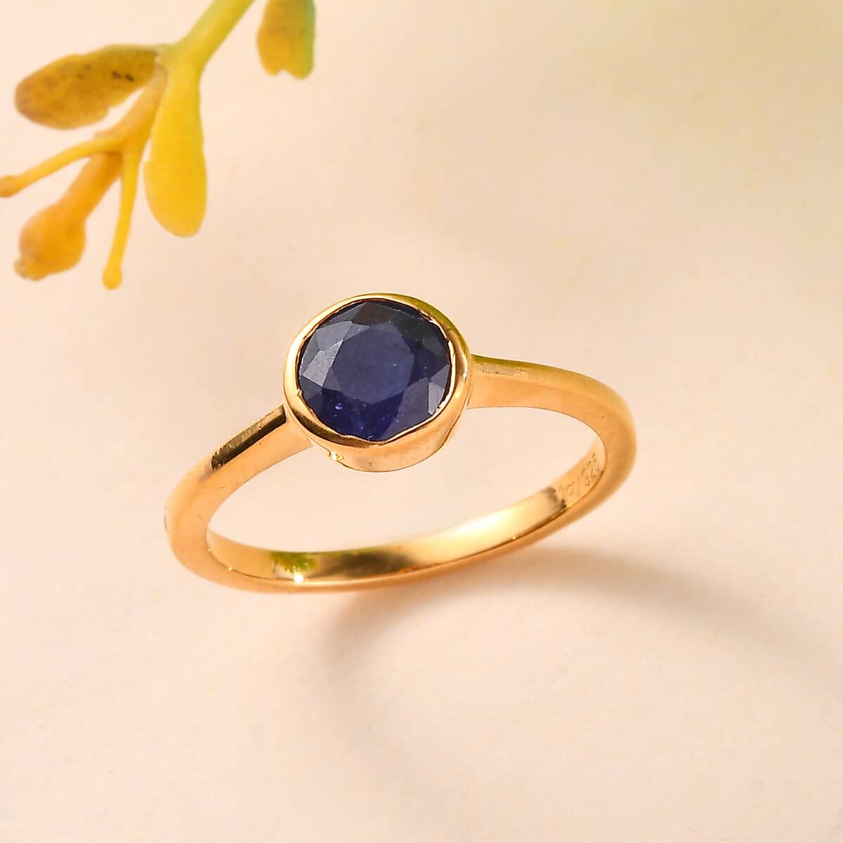 Masoala Sapphire (D) Solitaire Ring in Vermeil Yellow Gold Over Sterling Silver (Size 8.0) 1.30 ctw image number 1