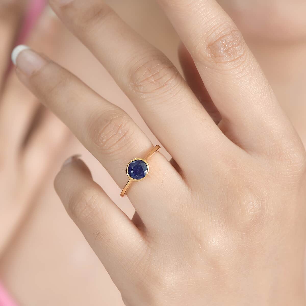 Masoala Sapphire (D) Solitaire Ring in Vermeil Yellow Gold Over Sterling Silver (Size 8.0) 1.30 ctw image number 2