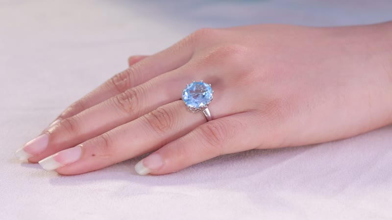 Sky Bue Topaz Solitaire Ring in Platinum Over Sterling Silver (Size 6.0) 9.25 ctw