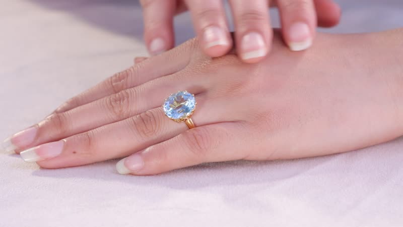 Sky Blue Topaz 9.25 ctw Solitaire Ring in Vermeil Yellow Gold Over Sterling Silver (Size 7.0)