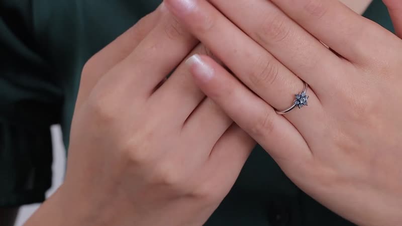 Blue Diamond (IR) Accent Star Ring in Sterling Silver (Size 7.0)