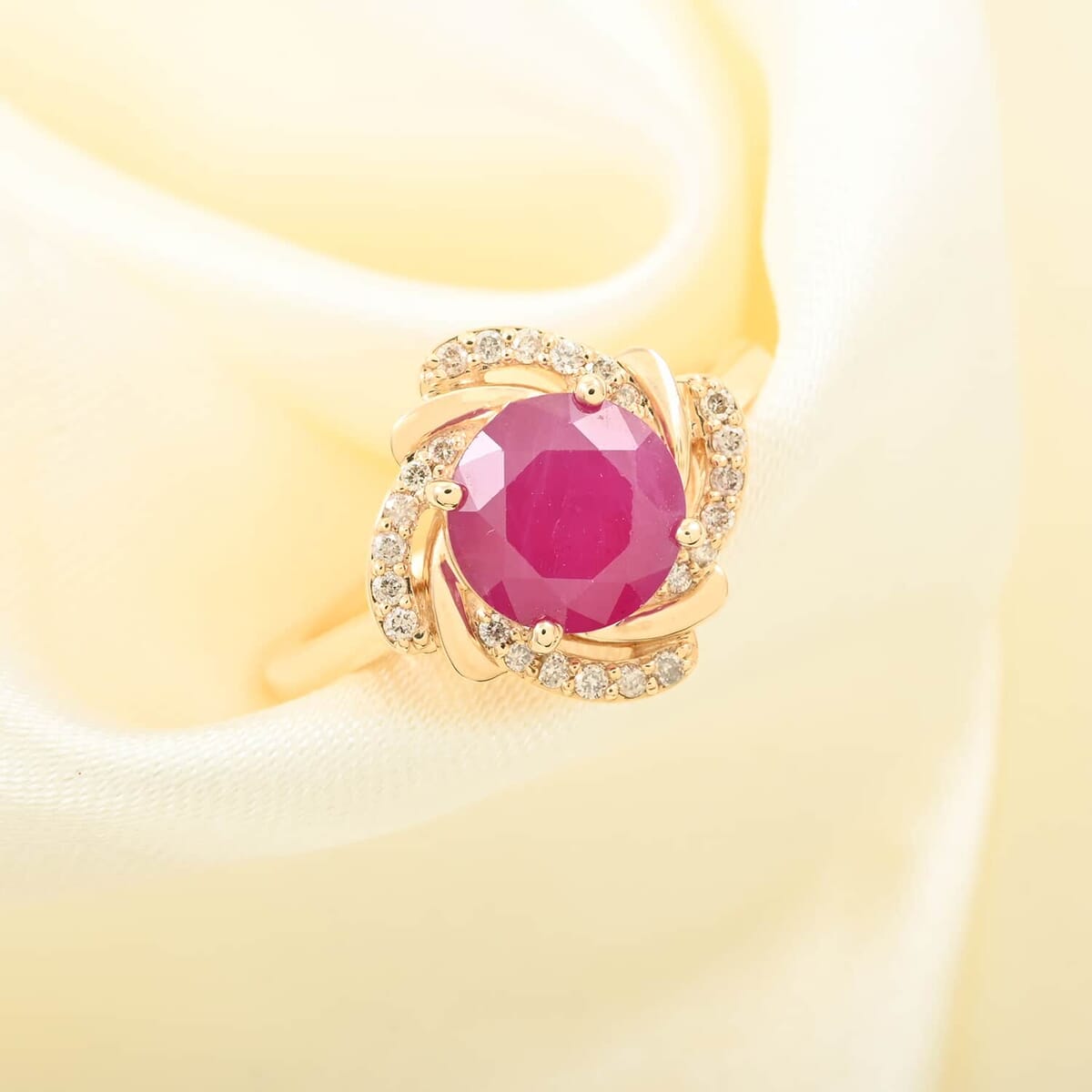 Certified & Appraised Luxoro AAA Mozambique Ruby and I2 Diamond 2.15 ctw Ring in 14K Yellow Gold (Size 6.5) 4.10 Grams image number 1
