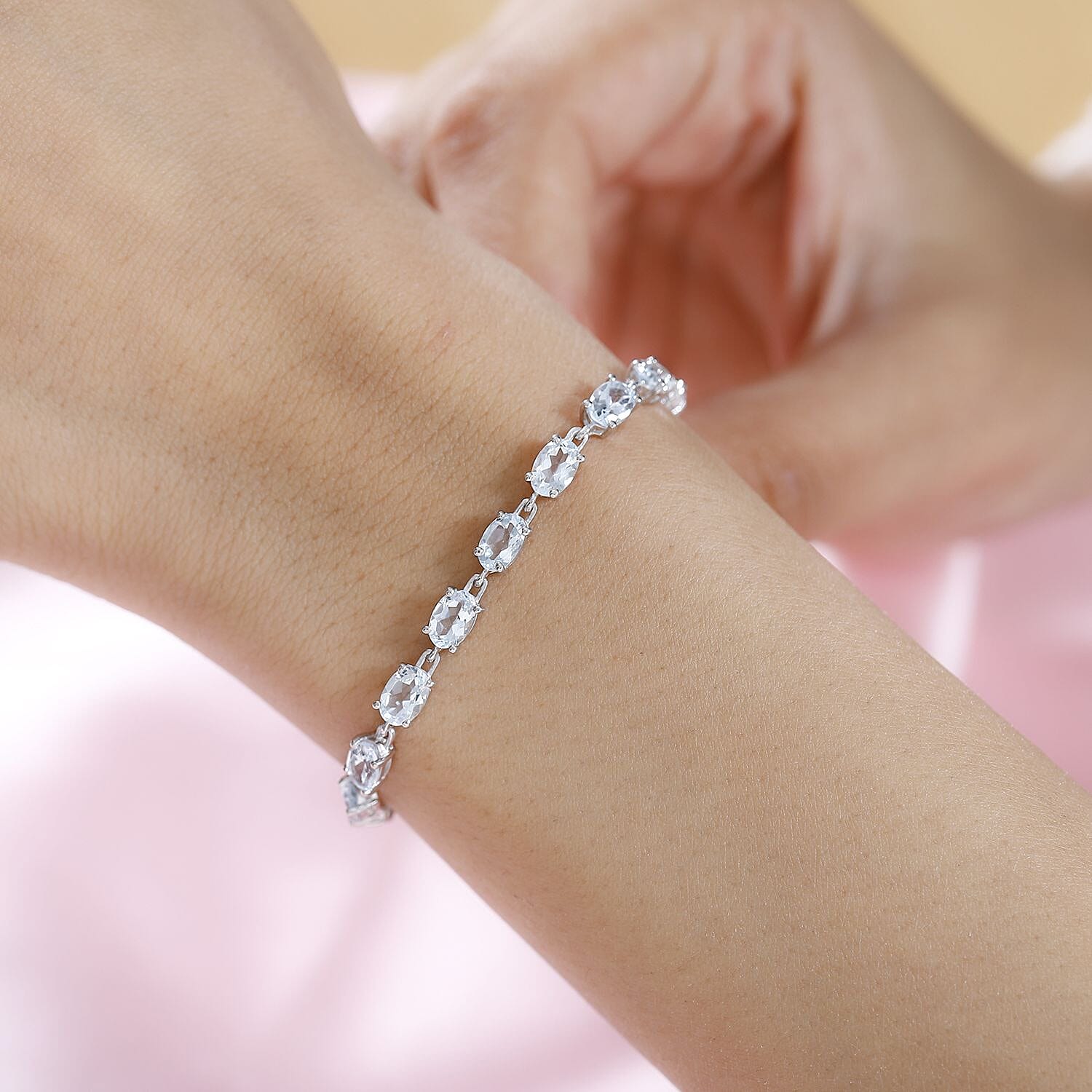 Blue Topaz Bracelet in Platinum Over Sterling Silver (6.50 In) 9.90 ctw