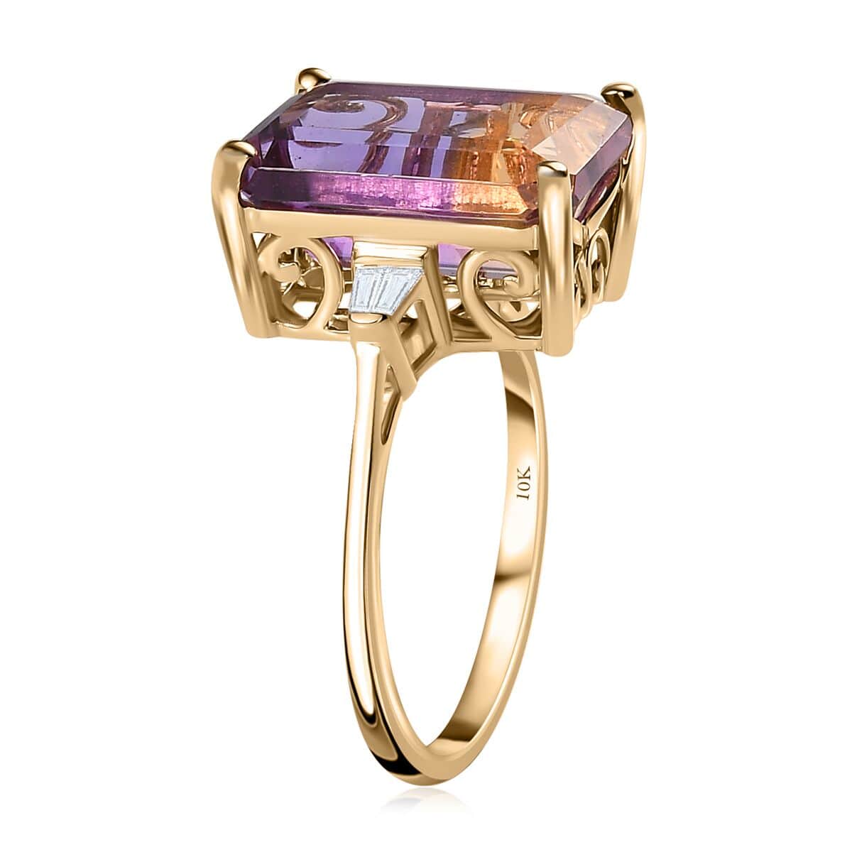 Luxoro 10K Yellow Gold AAA Anahi Ametrine and G-H I2 Diamond Ring (Size 9.0) 7.65 ctw image number 3