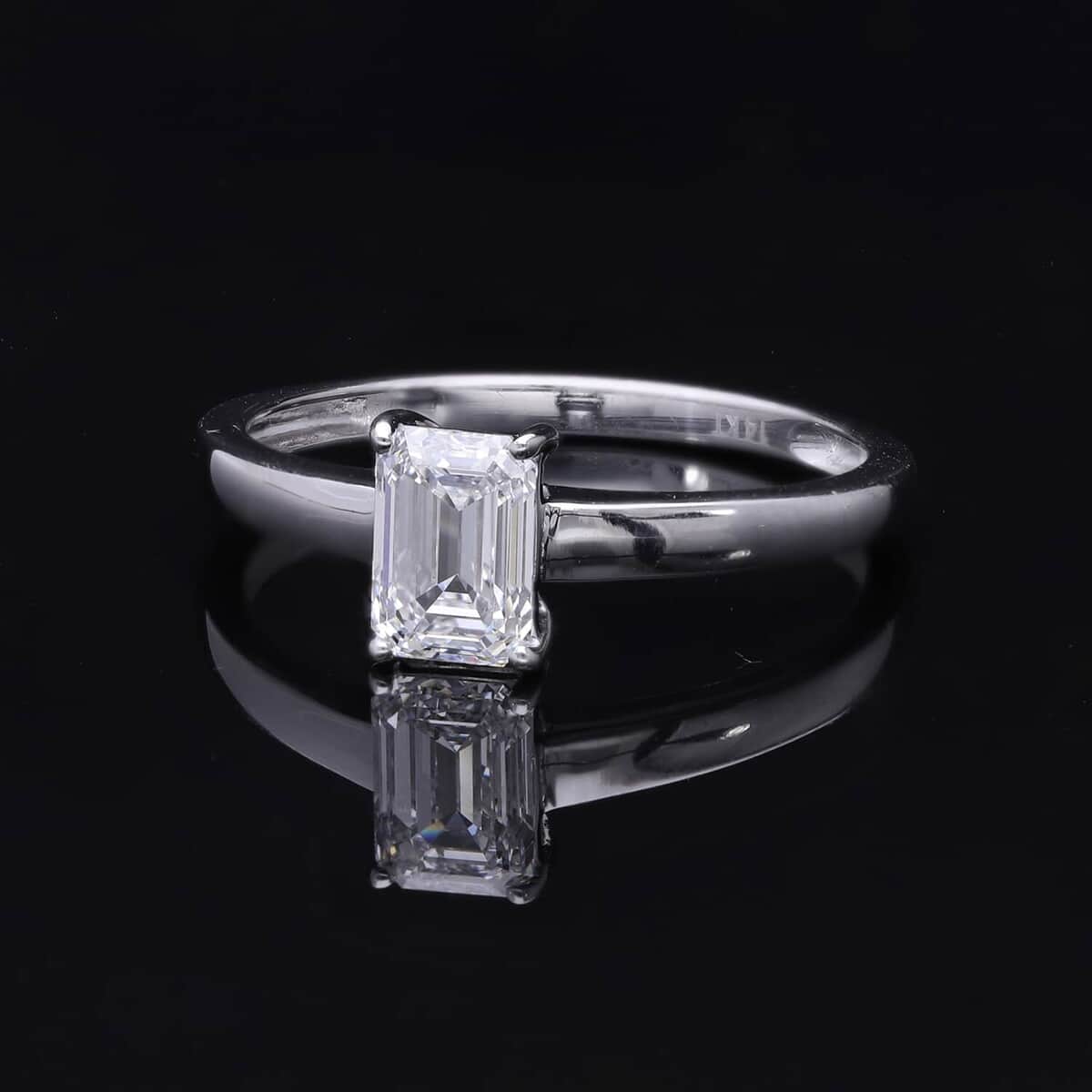 IGI Certified 14K White Gold Emerald Cut Luxuriant Lab Grown Diamond F VS Solitaire Ring (Size 8.0) 1.00 ctw image number 1