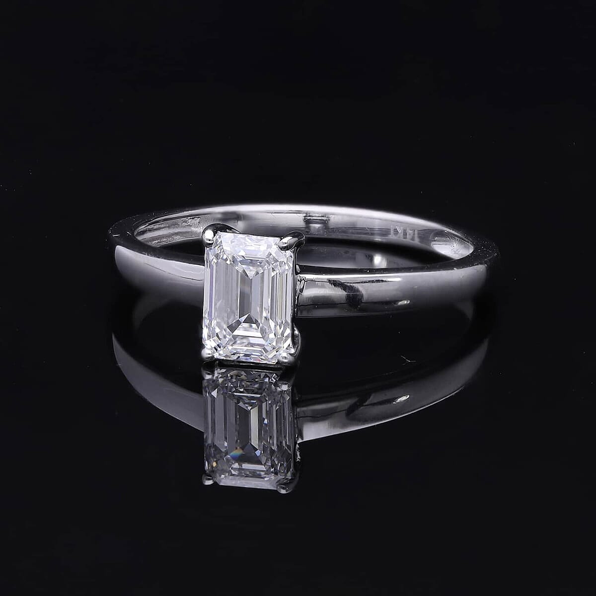 IGI Certified 14K White Gold Emerald Cut Luxuriant Lab Grown Diamond (F, VS) Solitaire Ring (Size 8.5) 1.00 ctw image number 1