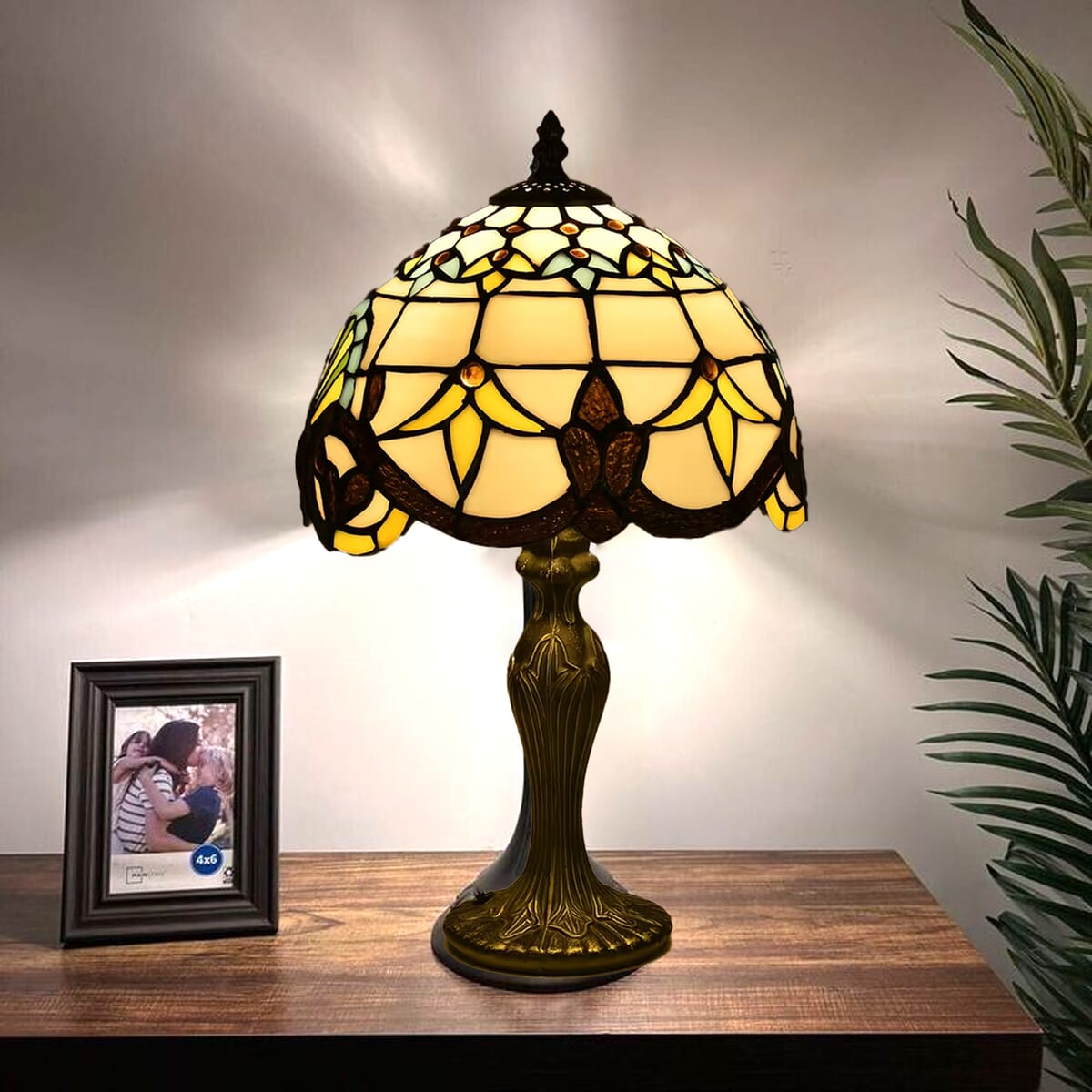 White & Yellow Flower Pattern 10 Inch Tiffany Inspired Table Lamp (E26 Bulb Not Included) image number 1