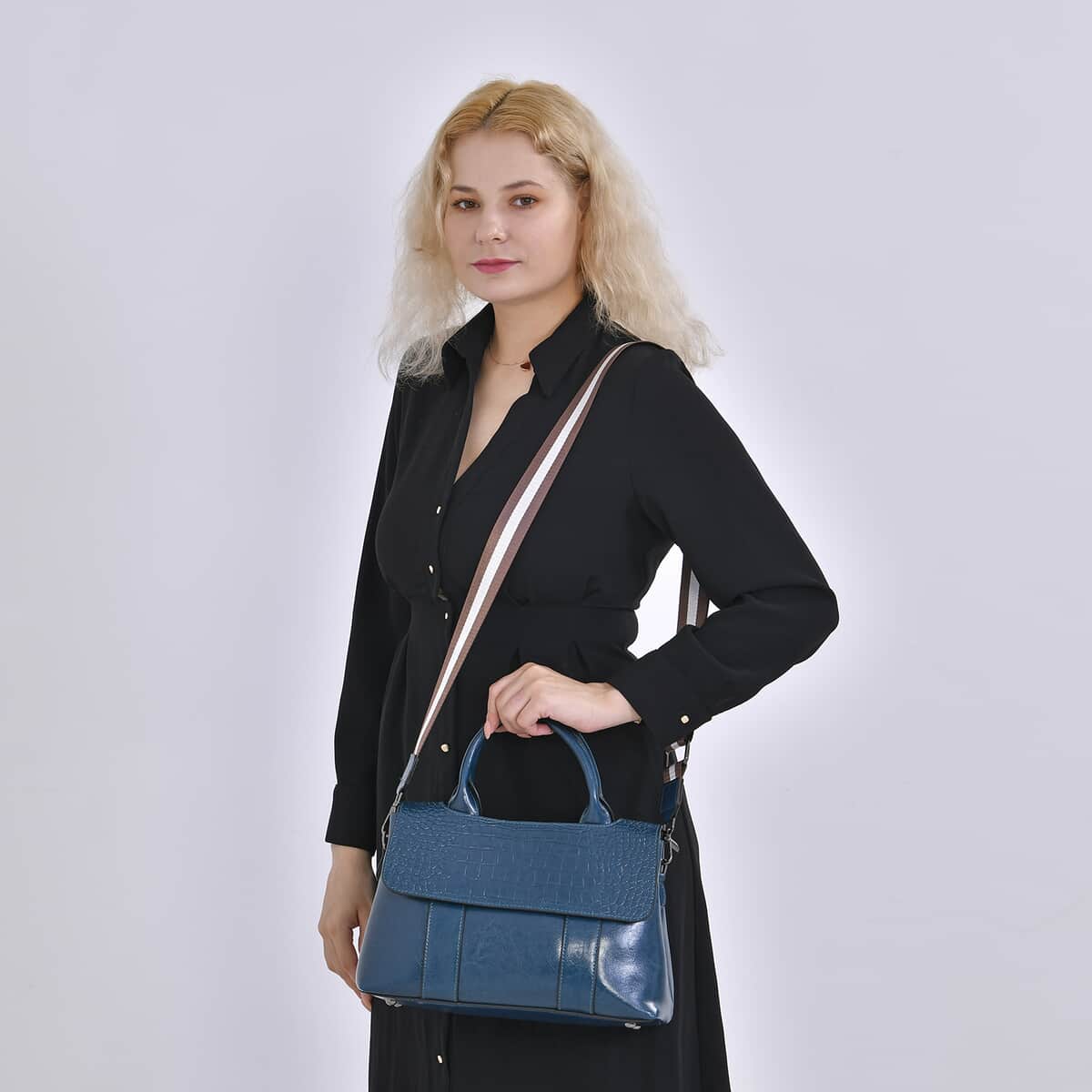 Navy Multi-Purpose 2-in-1 Genuine Leather Crossbody Bag with Handle Drop and Shoulder Straps image number 1