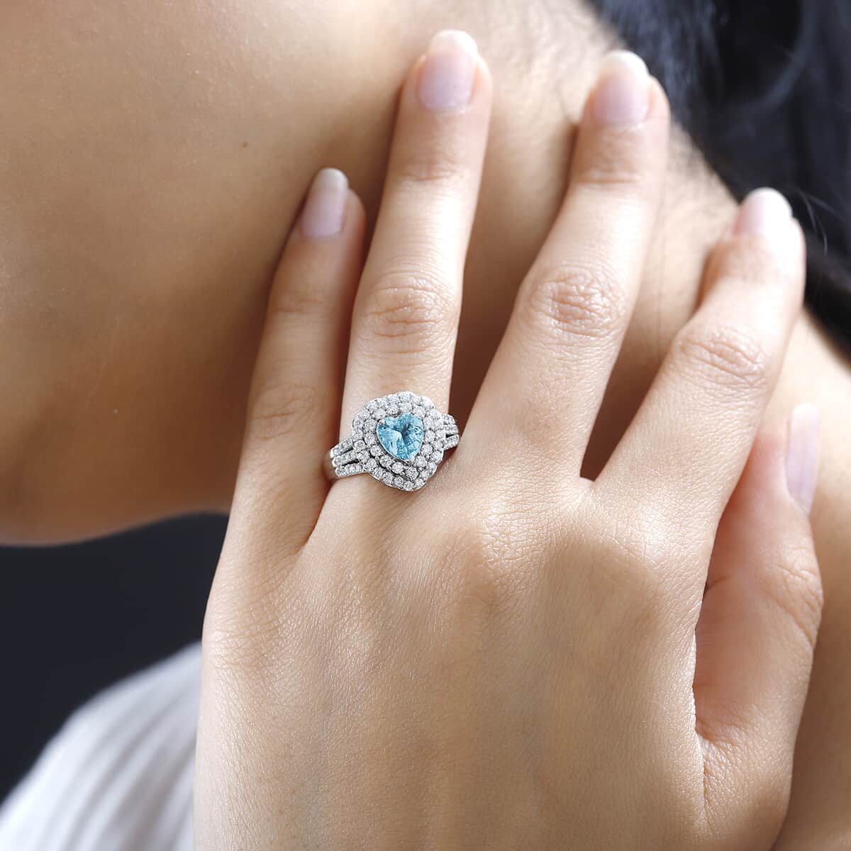 Rhapsody 950 Platinum AAAA Paraiba Tourmaline and E-F VS2 Diamond Heart Ring (Size 7.0) 10.20 Grams 2.10 ctw (Del. in 10-12 Days) image number 2