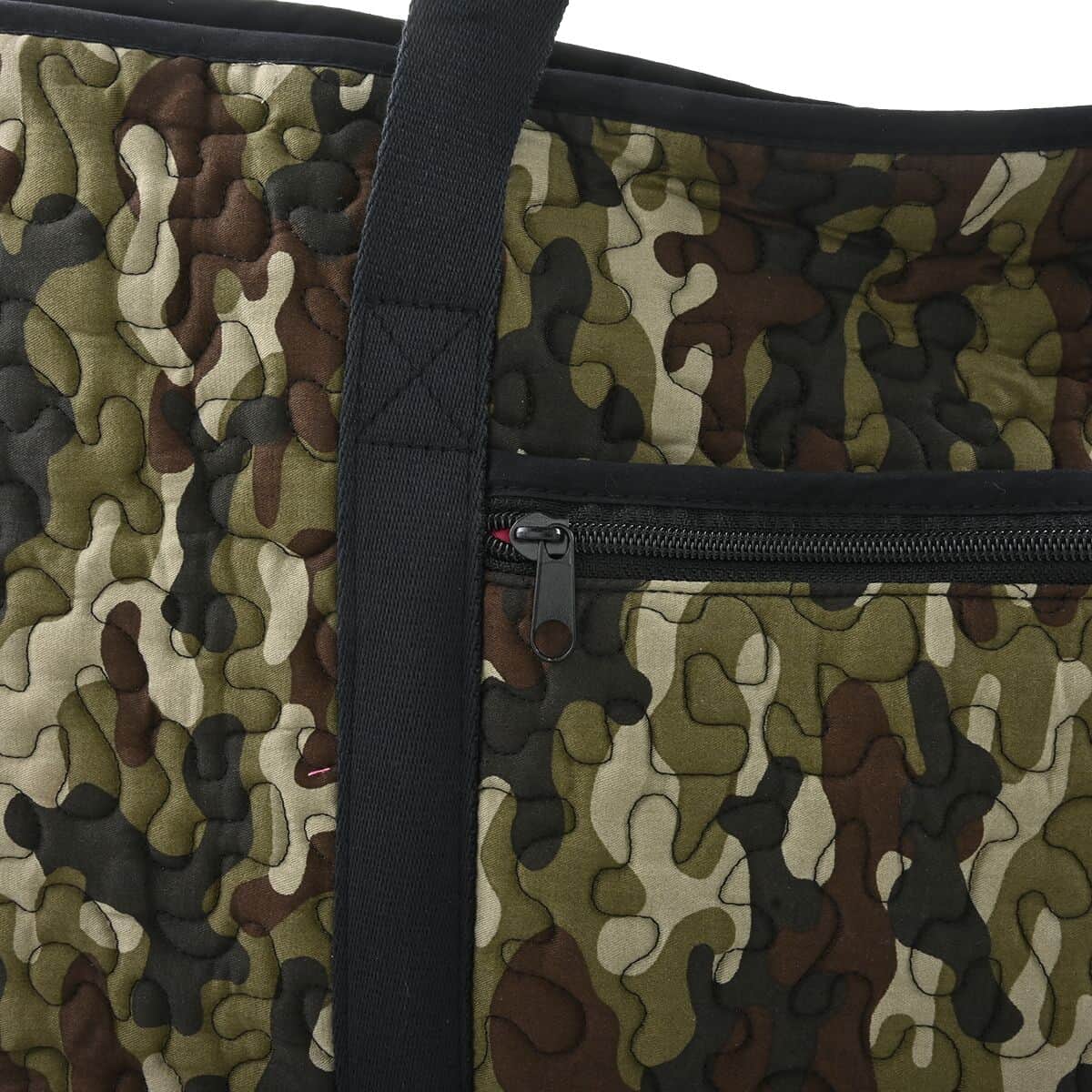 Donna Sharp Green Camo Quilted Tote Bag image number 5