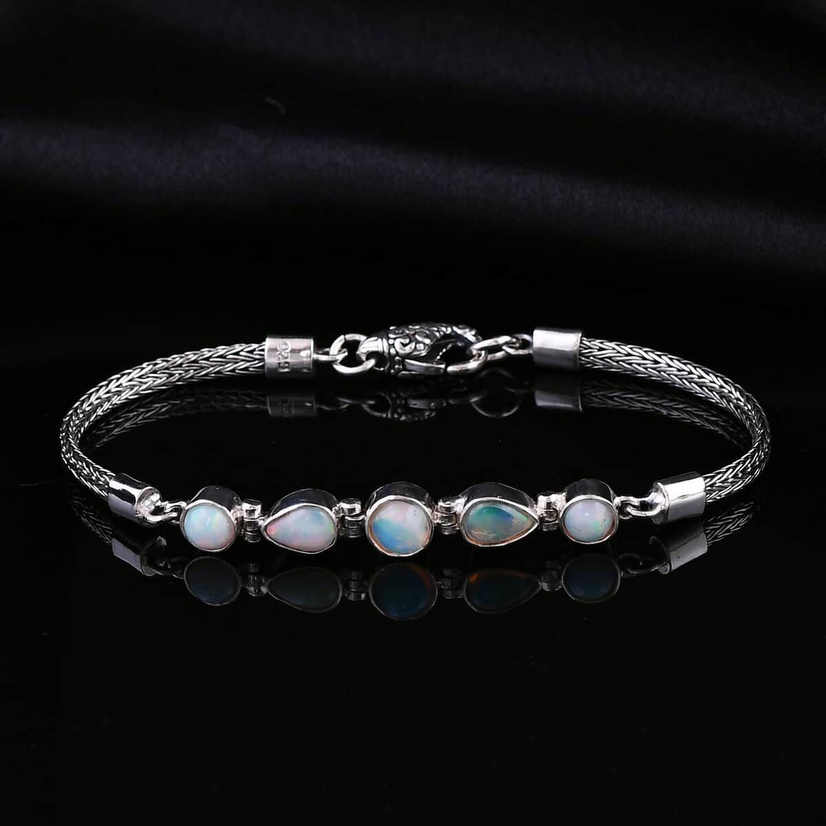 Bali Legacy Ethiopian Welo Opal Borobudur Chain Bracelet in Sterling Silver (6.50 In) 2.10 ctw image number 1