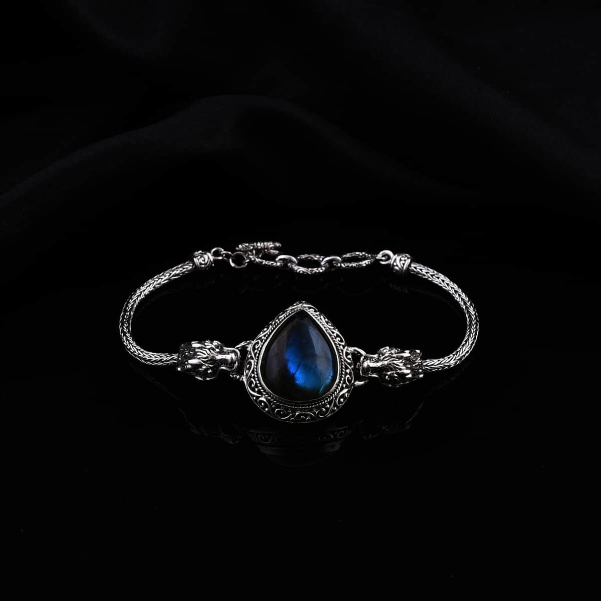 Bali Legacy Malagasy Labradorite Dragon with Tulang Naga Chain Bracelet in Sterling Silver (6.50-8.0In) 15.25 ctw image number 1