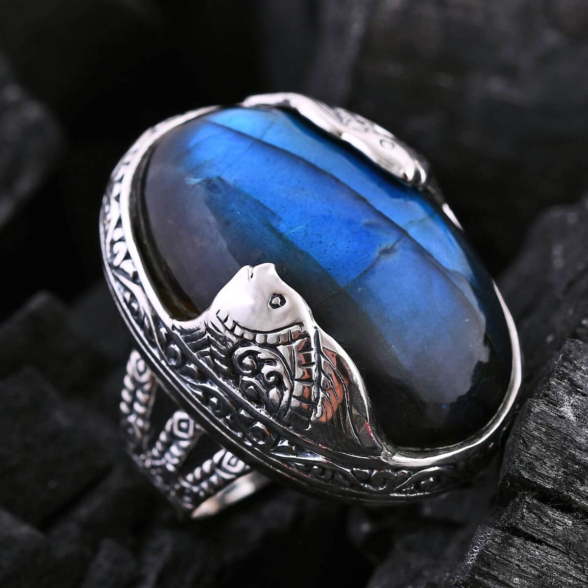 Bali Legacy Malagasy Labradorite Fish Ring in Sterling Silver (Size 10.0) 35.00 ctw image number 1