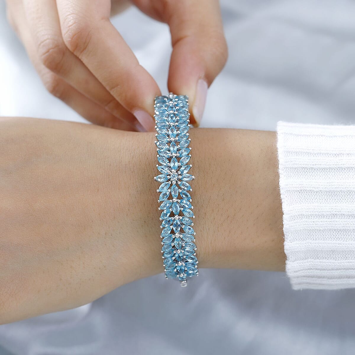 Betroka Blue Apatite Floral Spray Bangle Bracelet in Platinum Over Sterling Silver (6.50 In) 10.90 ctw image number 2