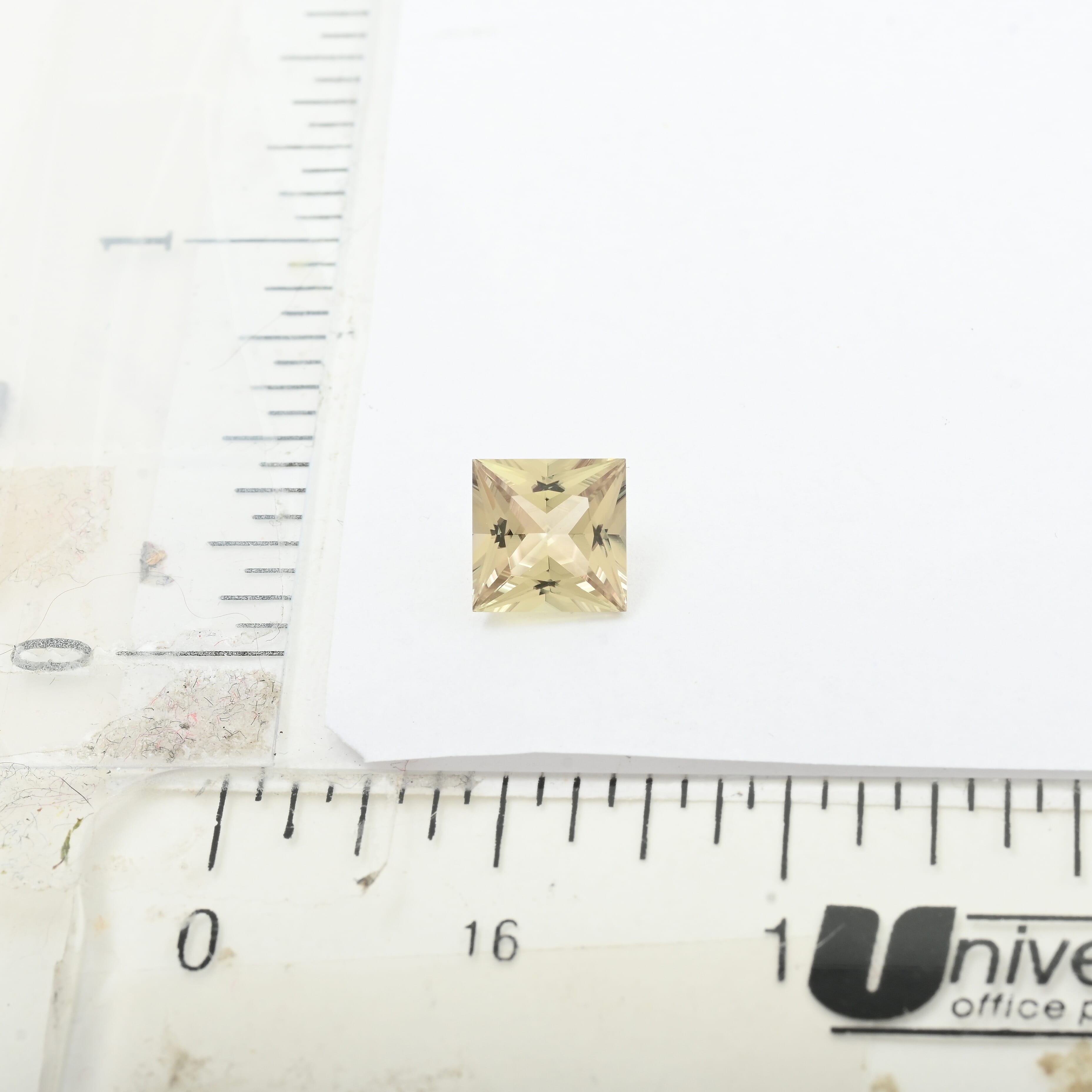 (4)