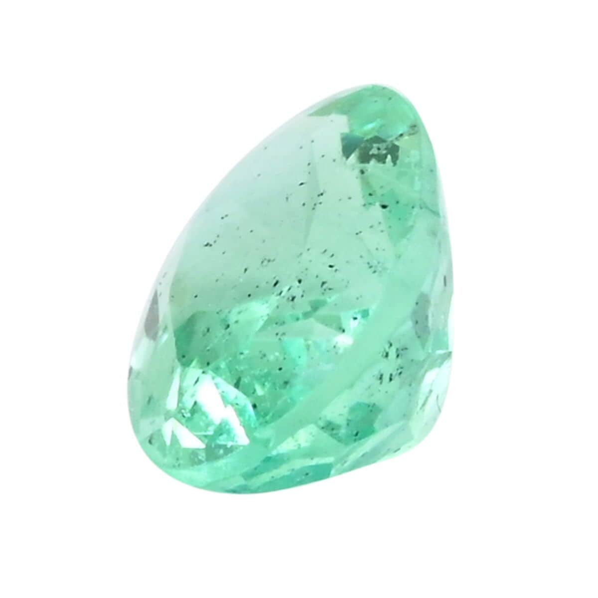 AAAA Boyaca Mint Colombian Emerald (Ovl Free Size) 0.50 ctw image number 1