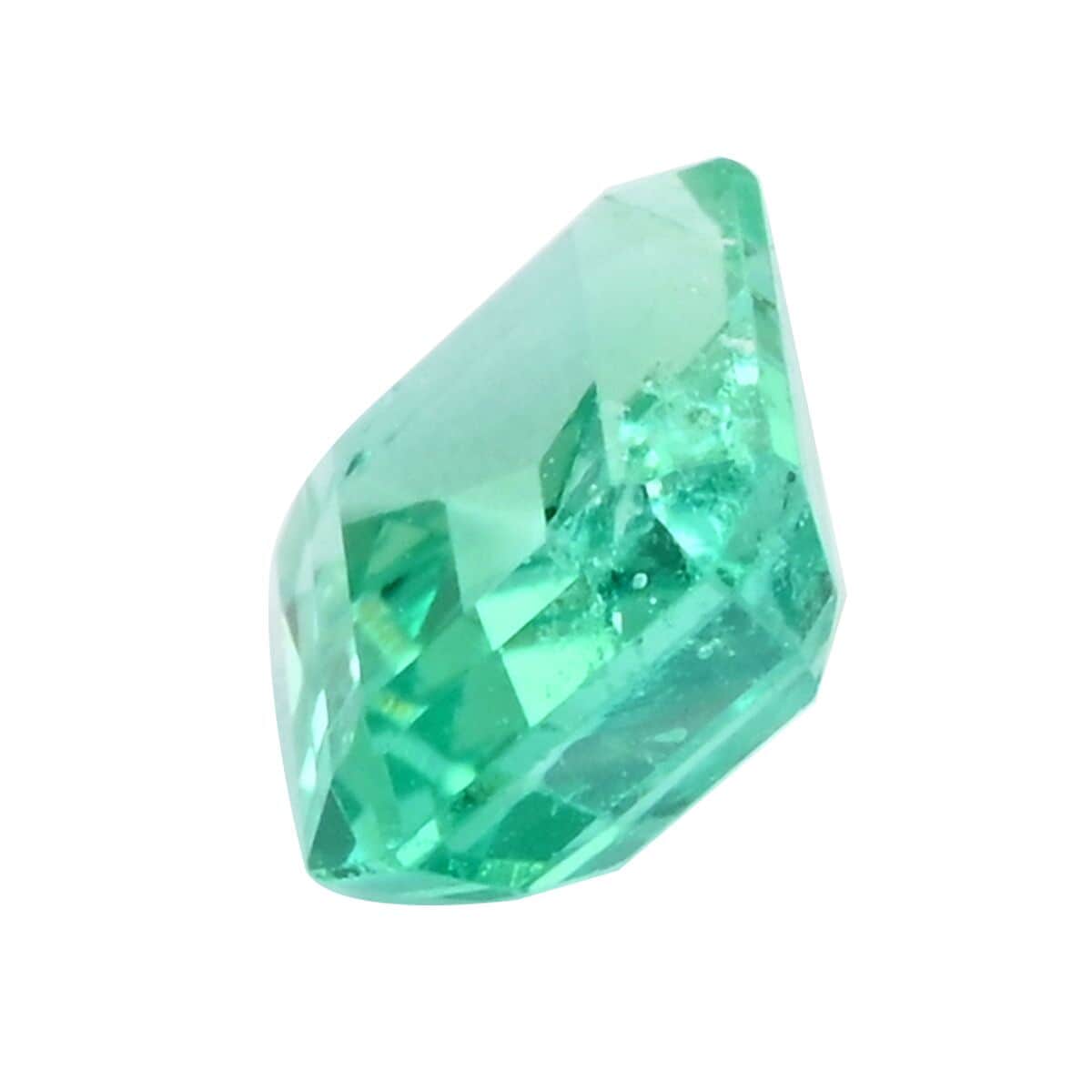 AAAA Boyaca Mint Colombian Emerald (Oct Free Size) 0.75 ctw Loose gemstone image number 1