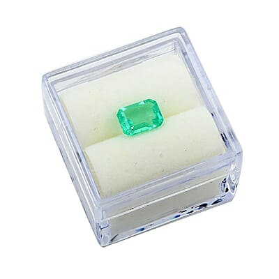 AAAA Boyaca Mint Colombian Emerald (Oct Free Size) 0.75 ctw Loose gemstone