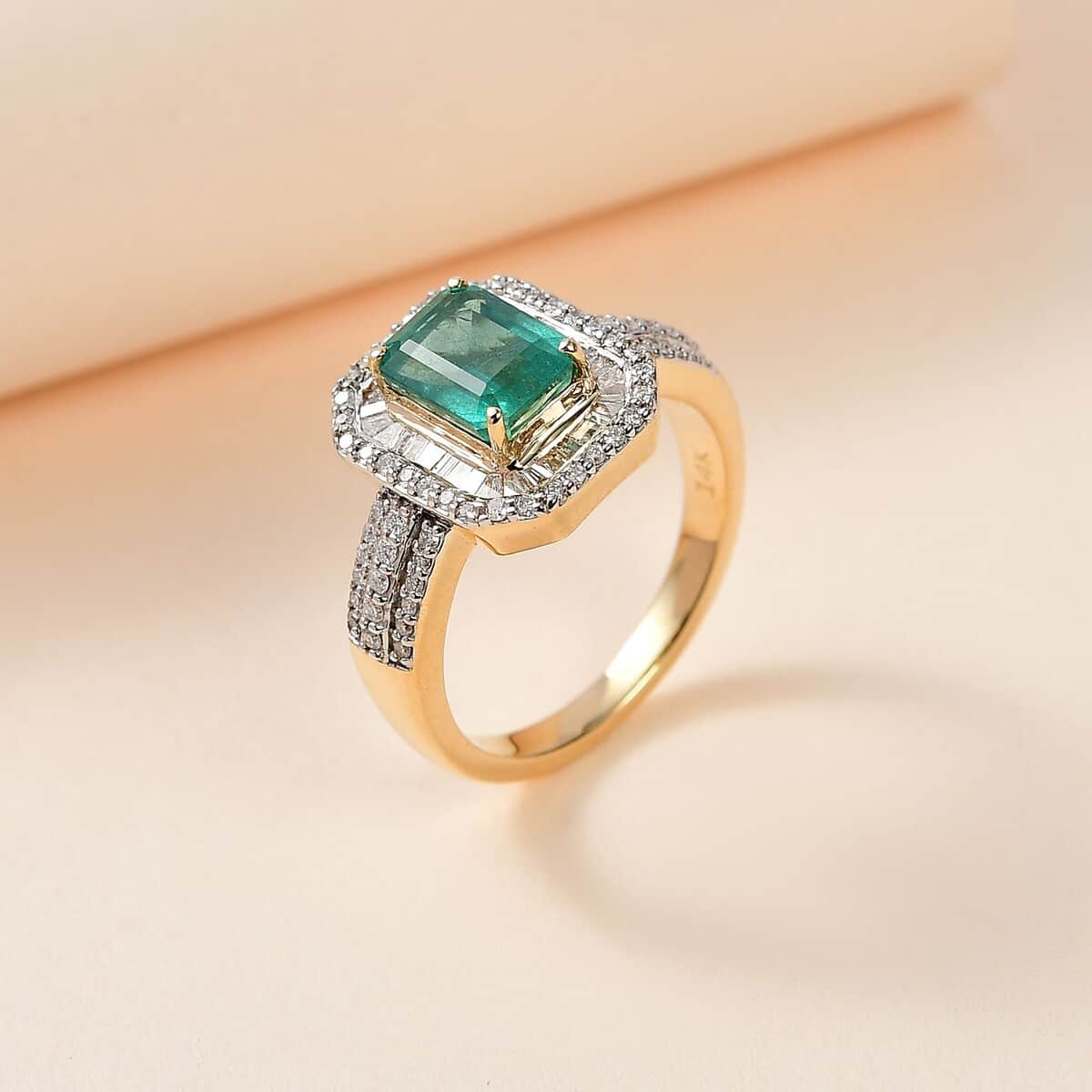 Luxoro AAA Emerald and G-H I2 Diamond 2.25 ctw Ring in 14K Yellow Gold (Size 7.0) 5.30 Grams image number 1