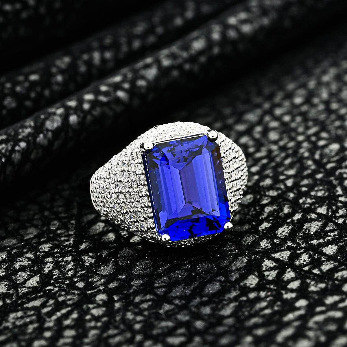 Certified & Appraised Rhapsody 950 Platinum AAAA Tanzanite and E-F VS Diamond Ring (Size 8.0) 9.15 Grams 6.75 ctw image number 1