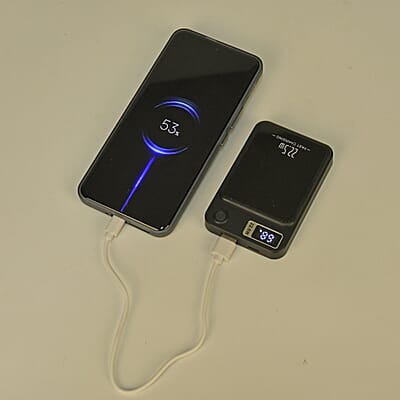 Black Fast Charging Power Bank with Wireless Charging Function and LED Digital Display