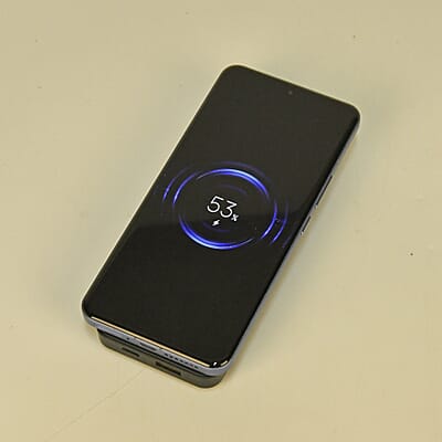 Black Fast Charging Power Bank with Wireless Charging Function and LED Digital Display
