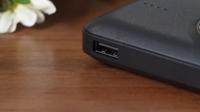 Multifunctional 10000mAh Power Bank with Wireless Charging Function - Black