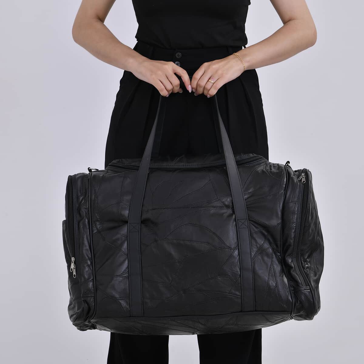 Black Sheep Leather Travel Bag with Shoulder Strap image number 2