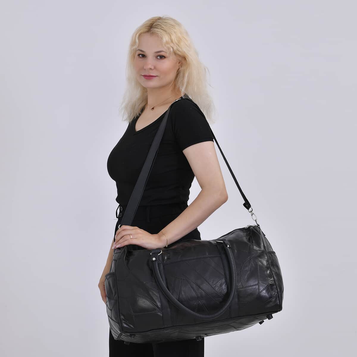 Black Sheep Leather Travel Bag with 54.7inch Long Strap image number 1