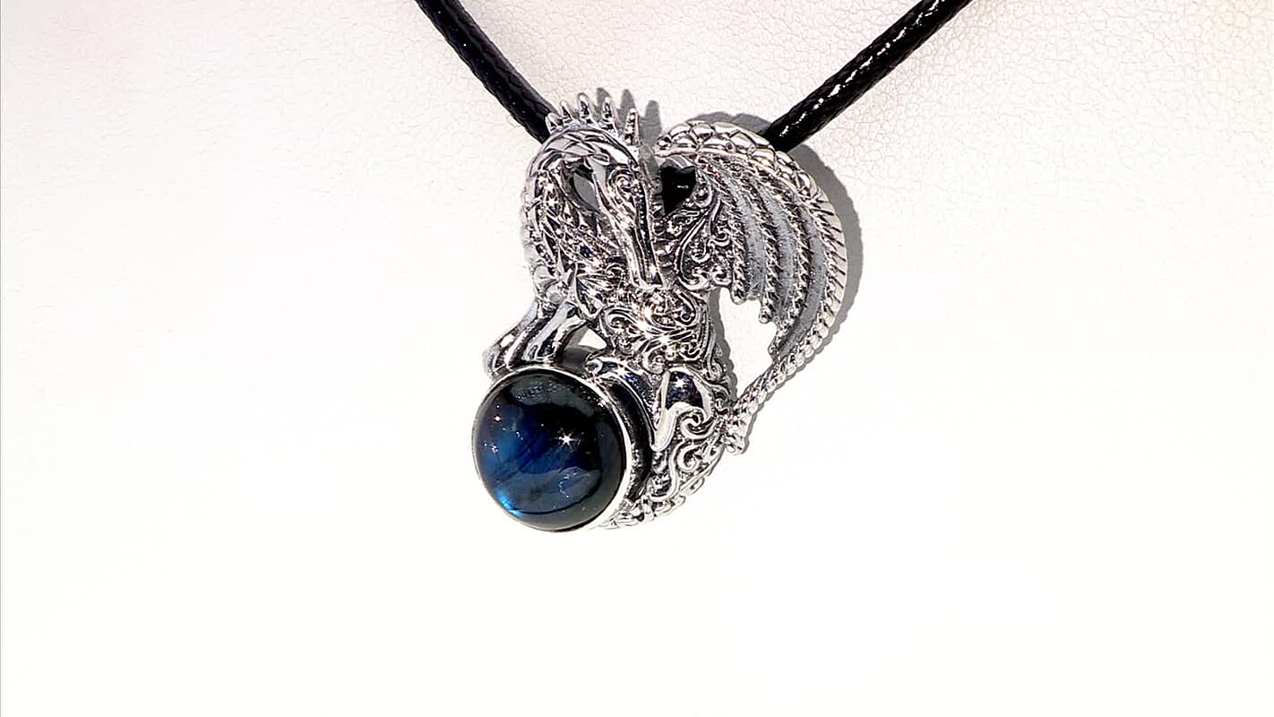 Bali Legacy Malagasy Labradorite 7.30 ctw Dragon Pendant without Chain in Sterling Silver