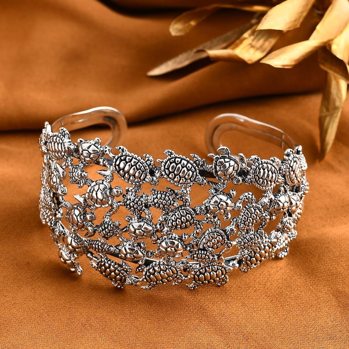 Bali Legacy Turtle Cuff Bracelet in Sterling Silver (8.0 In) 38 Grams image number 1