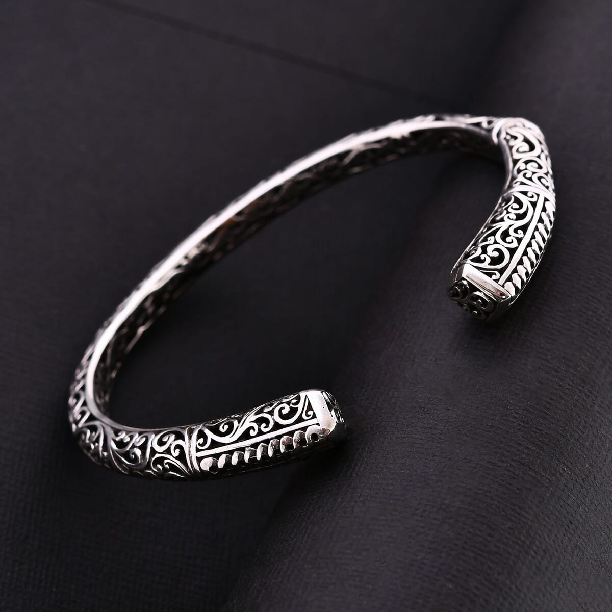 Bali Legacy Bangle Bracelet in Sterling Silver (7.25n) 20.65 Grams image number 1